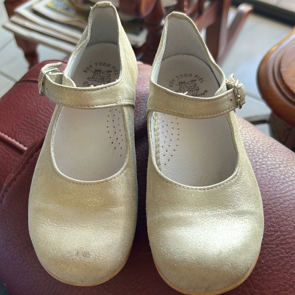 Girls shoes. Made in Spain. Size 29 (US11). Leon Shoes